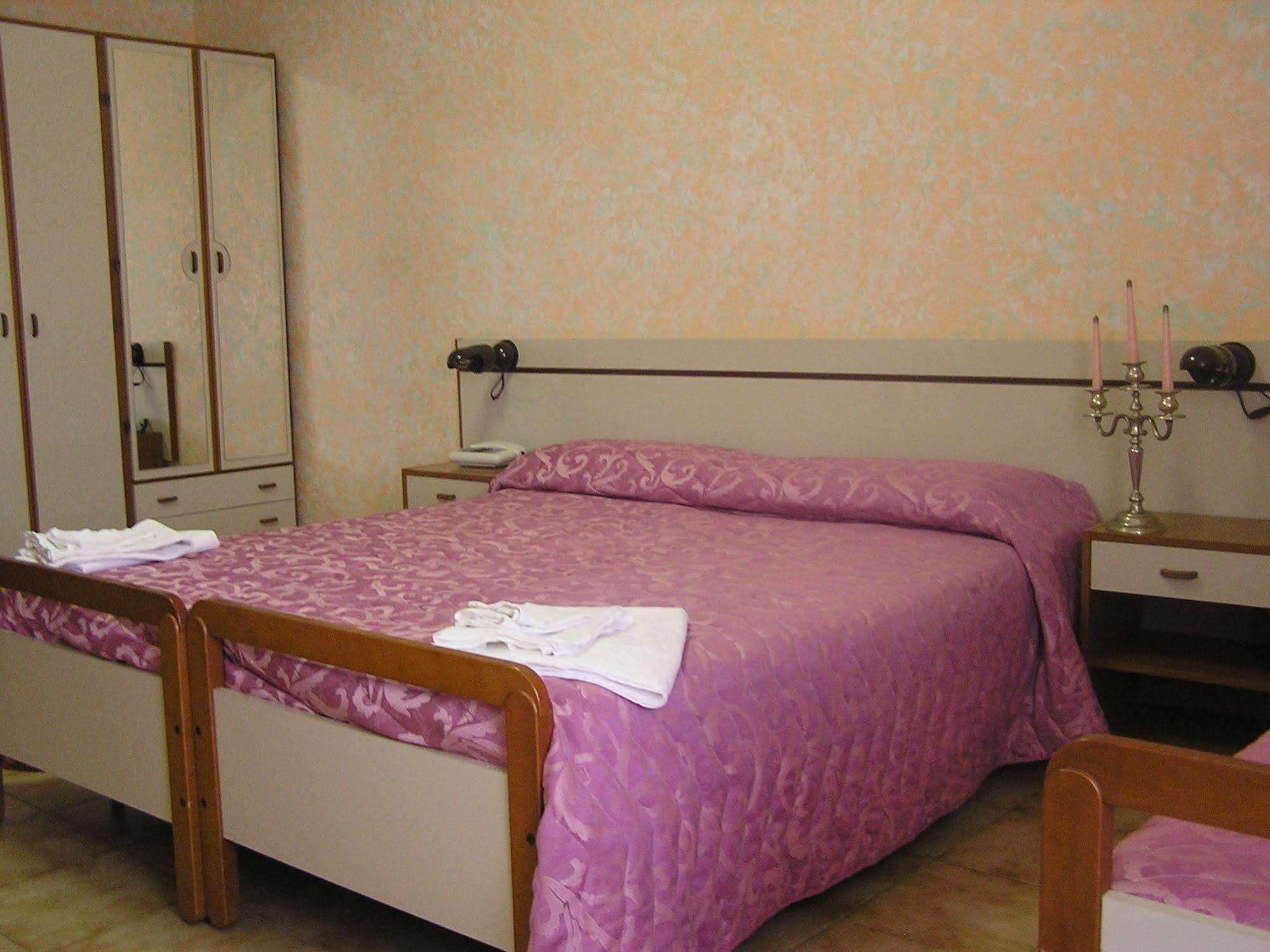 Hotel Menta E Rosmarino Monte SantʼAngelo Kültér fotó